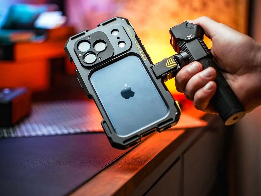 iPhone у клітці Freewell Genius Rig з ручкою
